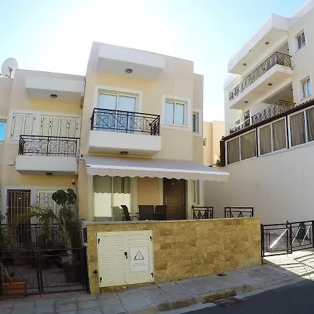 Star Semesterbostad Limassol